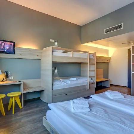 Meininger Airport 3* Берлин