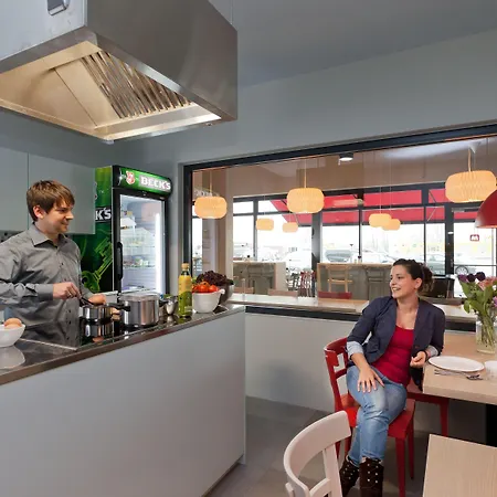 Отель Meininger Airport 3*