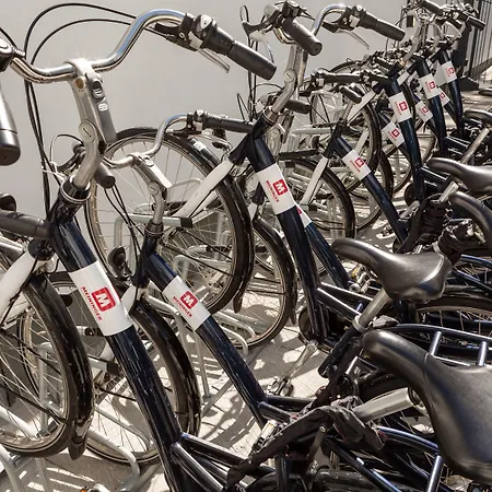 Meininger Airport Отель Берлин