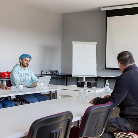 مانينغر مطار