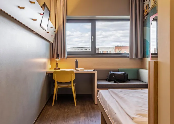 Meininger Airport Hotel 3*