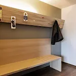 Meininger Airport Hotel 3*