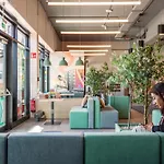 Hotel Meininger Airport 3*