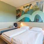 Meininger Airport Hotel 3*