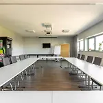 Meininger Airport 3*