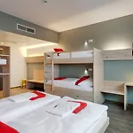 Meininger Airport Hotel