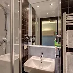 Hotel Meininger Airport 3*