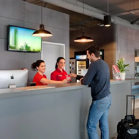 Szálloda Meininger Airport 3*