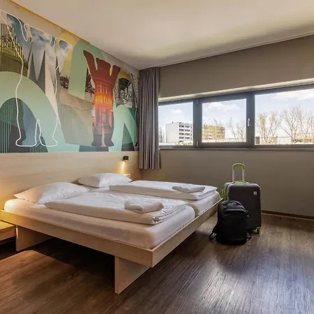 Meininger Airport Hotel