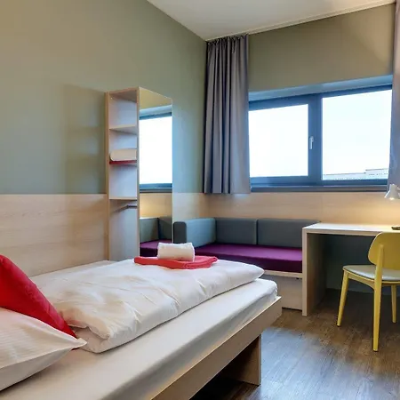 Szálloda Meininger Airport 3*