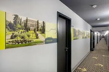 Szálloda Meininger Airport 3*
