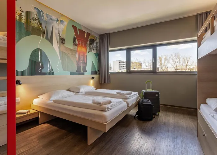 Meininger Airport Hotel