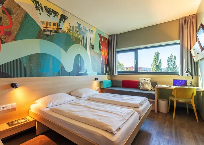 Meininger Airport Hotel