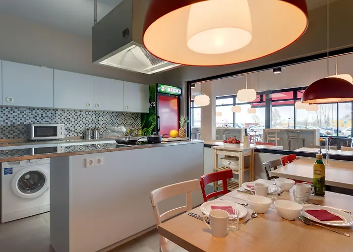 Meininger Airport Hotel 3*