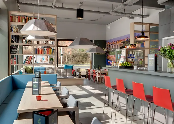 Meininger Airport Hotel