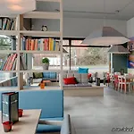Meininger Airport Отель 3*