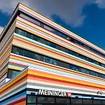Meininger Airport Отель