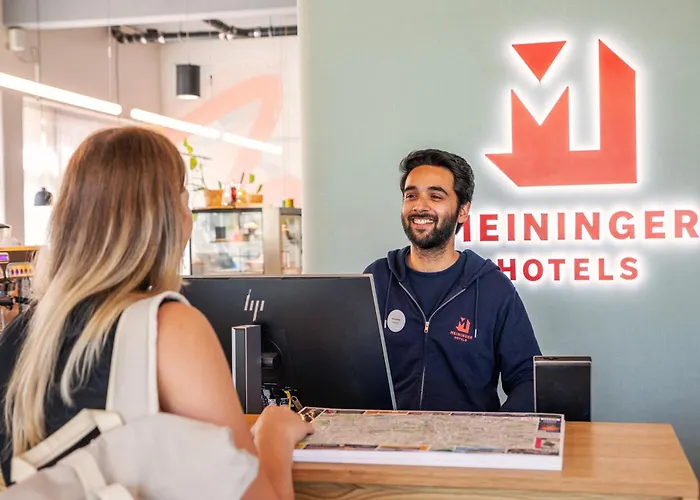 Meininger Airport Hotel Berlino