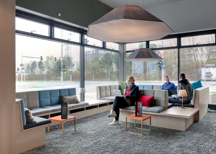 Meininger Airport Hotel