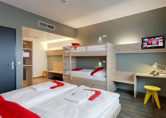 Meininger Airport Hotel