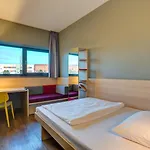 Szálloda Meininger Airport 3*