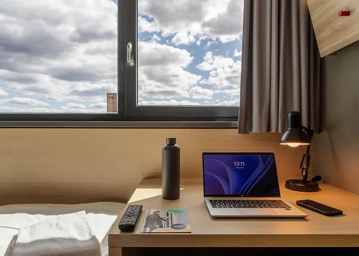 فندق مانينغر مطار