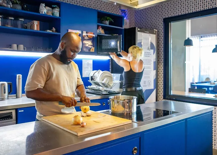 فندق مانينغر مطار